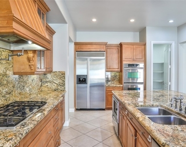8134 Sunset Rose Drive - Photo Thumbnail 16