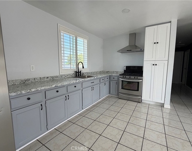2529 Senta - Photo Thumbnail 3