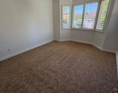 715 Stewart Way - Photo Thumbnail 27