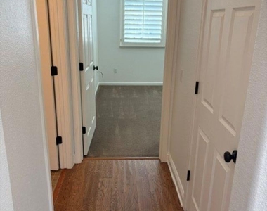 715 Stewart Way - Photo Thumbnail 16