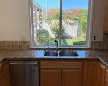 715 Stewart Way - Photo Thumbnail 5