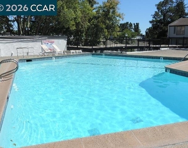 2091 Ascot Dr. - Photo Thumbnail 24