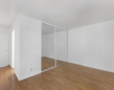 2091 Ascot Dr. - Photo Thumbnail 10