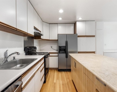 2091 Ascot Dr. - Photo Thumbnail 18