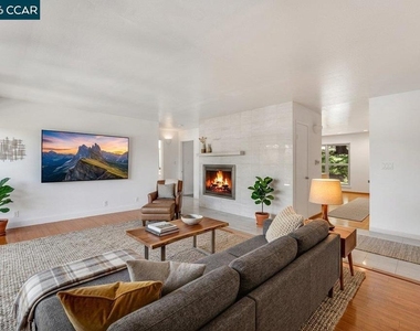 2091 Ascot Dr. - Photo Thumbnail 1