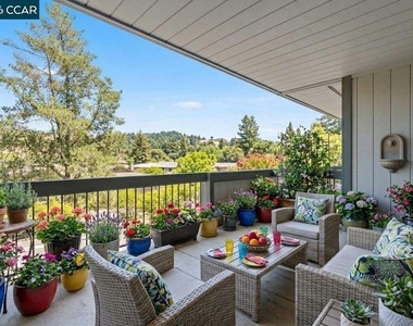 2091 Ascot Dr. - Photo Thumbnail 11