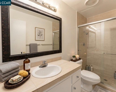 2091 Ascot Dr. - Photo Thumbnail 15