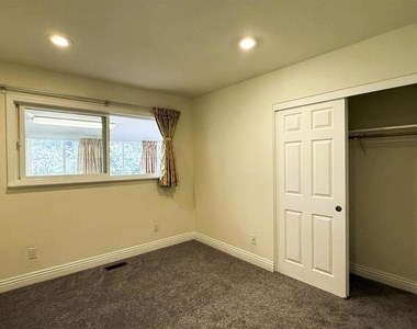 3682 Seven Hills Road - Photo Thumbnail 13