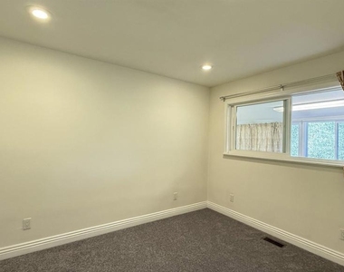 3682 Seven Hills Road - Photo Thumbnail 12
