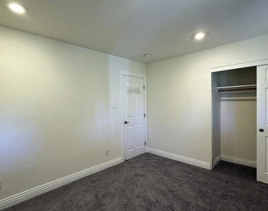 3682 Seven Hills Road - Photo Thumbnail 16