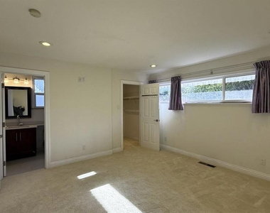 3682 Seven Hills Road - Photo Thumbnail 14