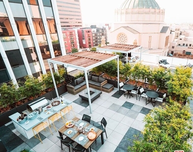 3640 Wilshire Boulevard - Photo Thumbnail 1