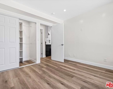 1165 Stanford St - Photo Thumbnail 5