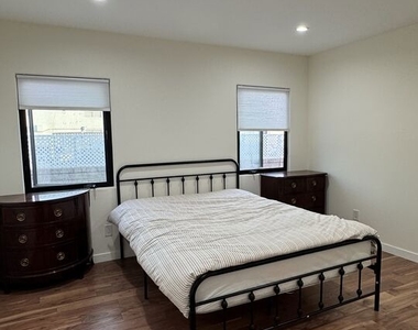 731 N Laurel Avenue - Photo Thumbnail 7