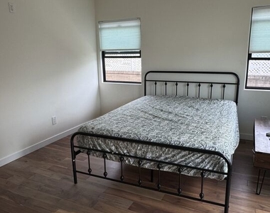 731 N Laurel Avenue - Photo Thumbnail 10