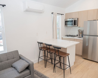 6138 Carlos Avenue - Photo Thumbnail 8