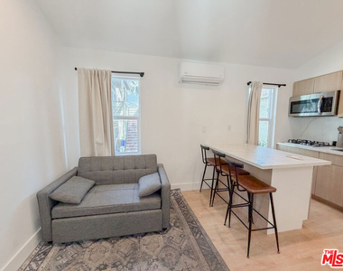 6138 Carlos Avenue - Photo Thumbnail 5
