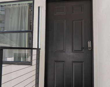 6138 Carlos Avenue - Photo Thumbnail 17