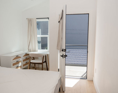 6138 Carlos Avenue - Photo Thumbnail 16