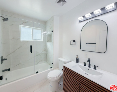 6138 Carlos Avenue - Photo Thumbnail 12
