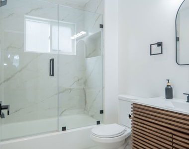 6138 Carlos Avenue - Photo Thumbnail 14