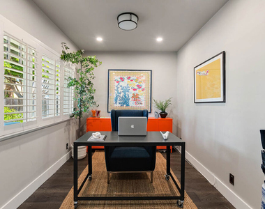 222 N St Andrews Place - Photo Thumbnail 20