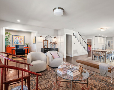222 N St Andrews Place - Photo Thumbnail 6