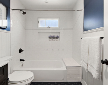 222 N St Andrews Place - Photo Thumbnail 26