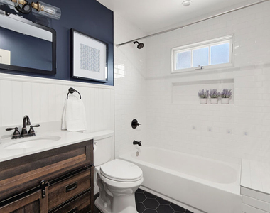 222 N St Andrews Place - Photo Thumbnail 25