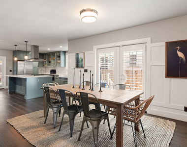 222 N St Andrews Place - Photo Thumbnail 12