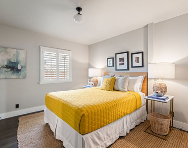 222 N St Andrews Place - Photo Thumbnail 29