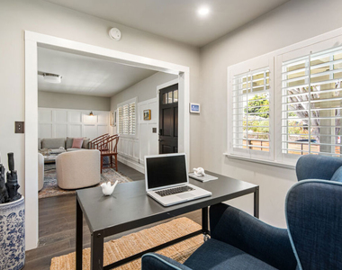 222 N St Andrews Place - Photo Thumbnail 22