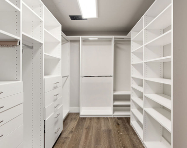 222 N St Andrews Place - Photo Thumbnail 43