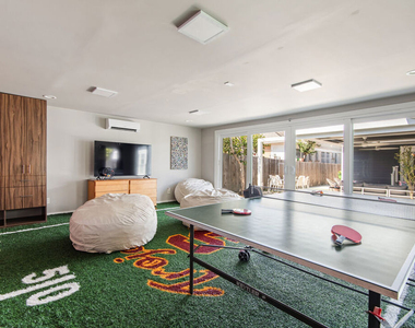 222 N St Andrews Place - Photo Thumbnail 60