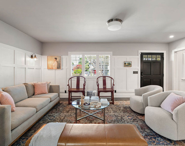 222 N St Andrews Place - Photo Thumbnail 4