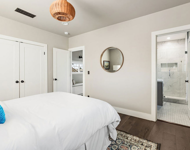 222 N St Andrews Place - Photo Thumbnail 52