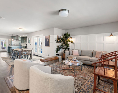 222 N St Andrews Place - Photo Thumbnail 5