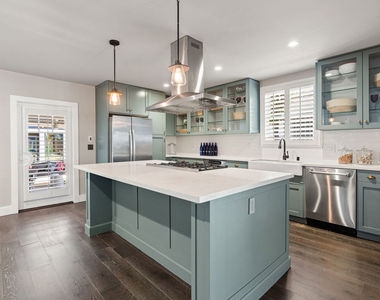 222 N St Andrews Place - Photo Thumbnail 16