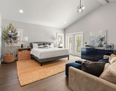 222 N St Andrews Place - Photo Thumbnail 35