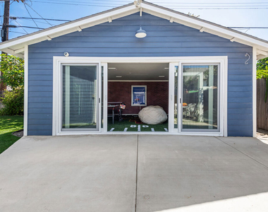 222 N St Andrews Place - Photo Thumbnail 55