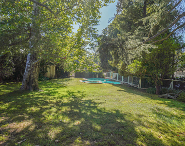 4164 1/2 Stansbury Avenue - Photo Thumbnail 4