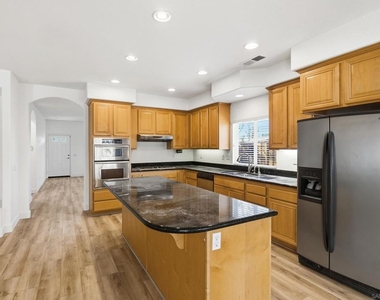 634 W Vermont - Photo Thumbnail 9