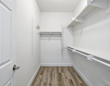 634 W Vermont - Photo Thumbnail 22