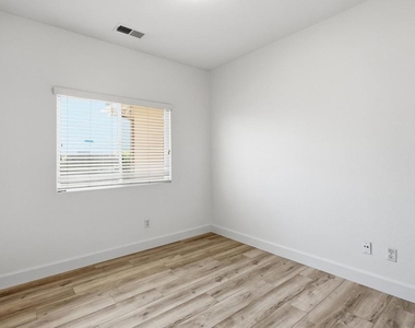 634 W Vermont - Photo Thumbnail 27