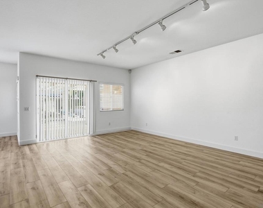 634 W Vermont - Photo Thumbnail 17