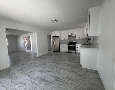 66685 Granada Avenue - Photo Thumbnail 4