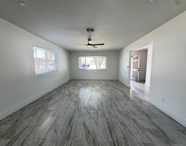 66685 Granada Avenue - Photo Thumbnail 3