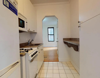 711 second ave - Photo Thumbnail 3