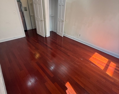20 Magaw Place - Photo Thumbnail 3