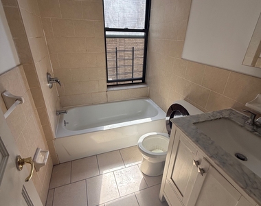 20 Magaw Place - Photo Thumbnail 11